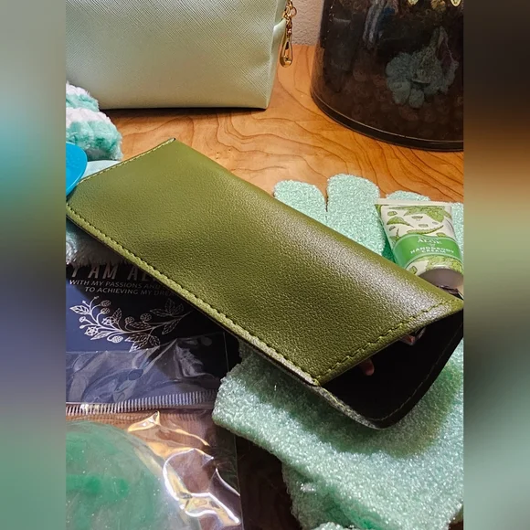 Large Self-Care Bundle - Picture 6 of 15